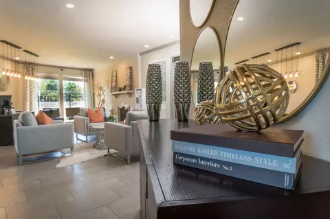 400 Greens Rd, Houston, TX 77060 photo 9