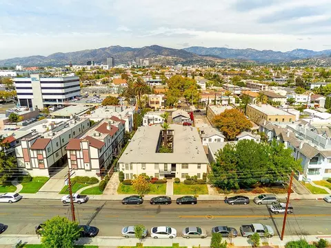 411 E Palmer Ave, Glendale, CA 91205 photo 2