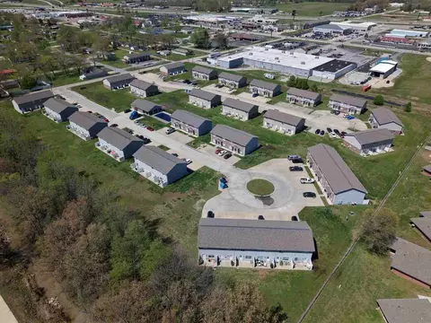 Lyndel Ct, Dexter, MO 63841