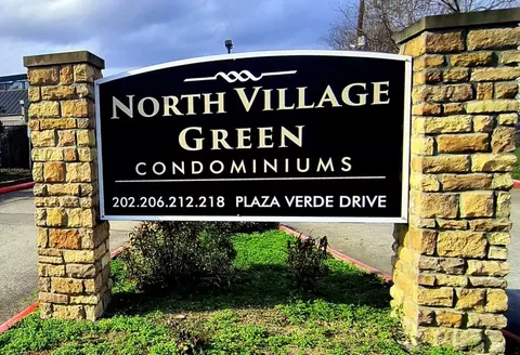 206 Plaza Verde Dr, Houston, TX 77038