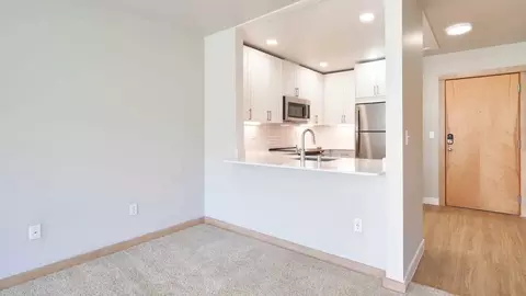 521 S Weller St, Seattle, WA 98104 photo 38
