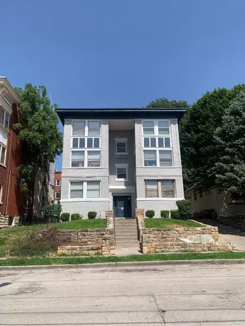 4111 Walnut St, Kansas City, MO 64111