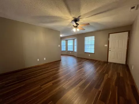 35630 Alpine Dr, Florence, AL 35630
