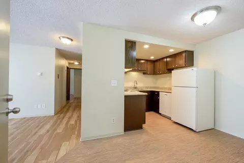 5204 15th Ave NE, Seattle, WA 98105