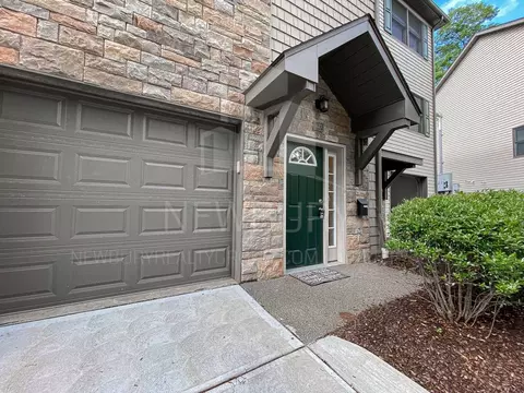 113 Banksville Pl, Pittsburgh, PA 15220