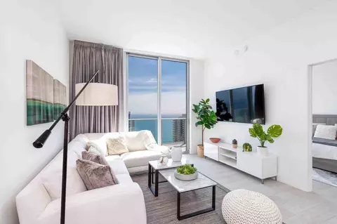 S Ocean Dr, Hollywood, FL 33019