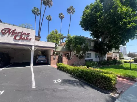 14905 Dickens St, Sherman Oaks, CA 91403