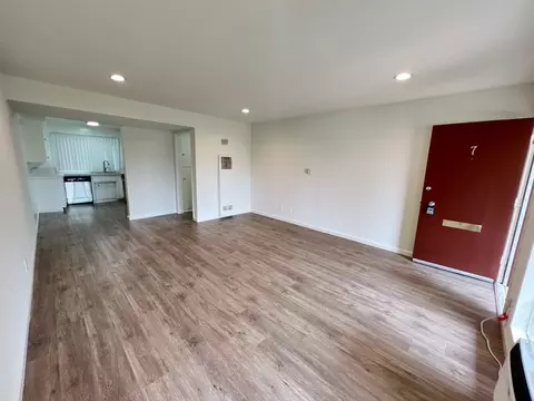 14905 Dickens St, Sherman Oaks, CA 91403