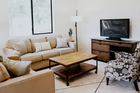 11325 Park Square Dr, Bakersfield, CA 93311