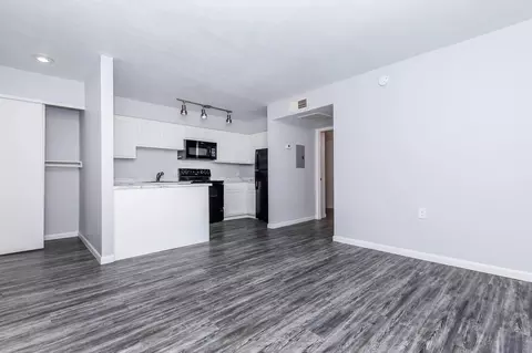 990 E River Rd, Tucson, AZ 85718