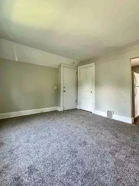 707 Mccourtie St, Kalamazoo, MI 49008
