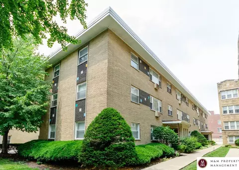 1032 Washington Blvd, Oak Park, IL 60302