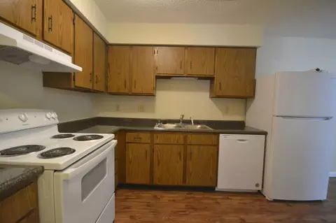 174 Church St, Hollister, MO 65672