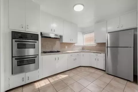 642 W 74th St, Los Angeles, CA 90044