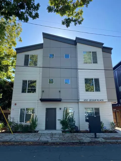 450 NE Jessup St, Portland, OR 97211