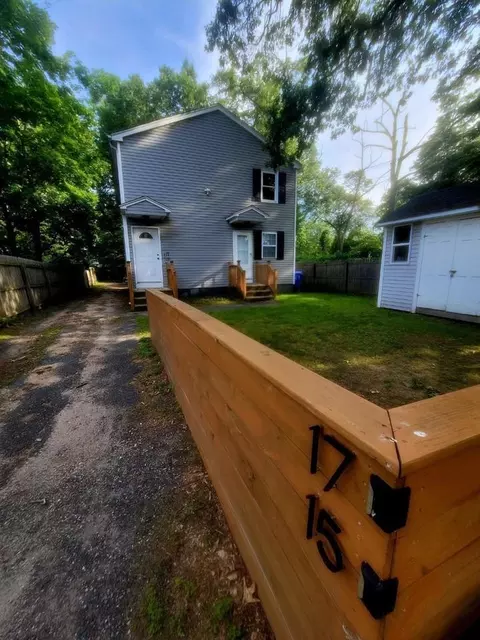 15 Otis Ct, Springfield, MA 01119
