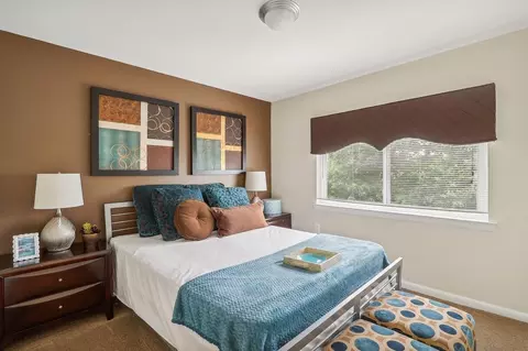 5635 Regency Park Ct, Suitland, MD 20746