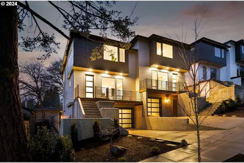 617 623 Sw Lobelia St, Portland, OR 97219