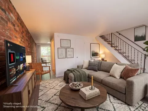 33 W Mckinley St, Brookville, OH 45309