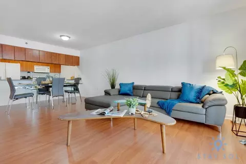Brickell Bay Dr, Miami, FL 33131