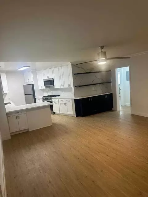 10751 Rose Ave, Los Angeles, CA 90034