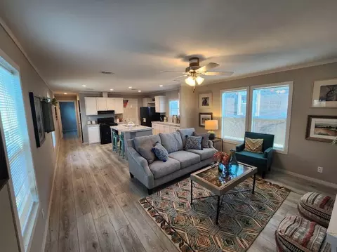 801 N Leo Ave, Shawnee, OK 74801