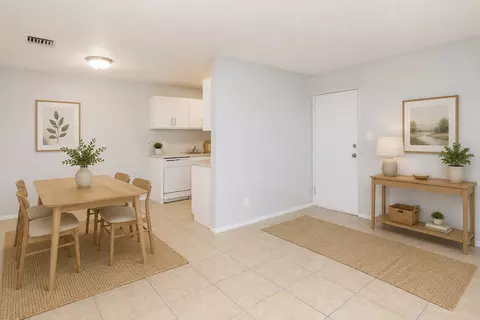 4102 Oak Knoll Ct, Tampa, FL 33610