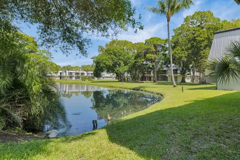 2517 S 17th St, Fort Pierce South, FL 34982