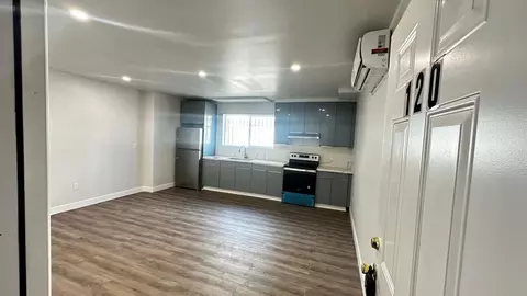 8616 Willis Ave, Los Angeles, CA 91402