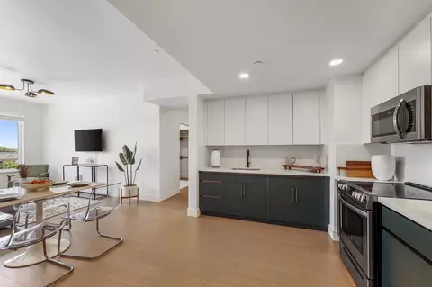 2556 Telegraph Ave, Berkeley, CA 94704