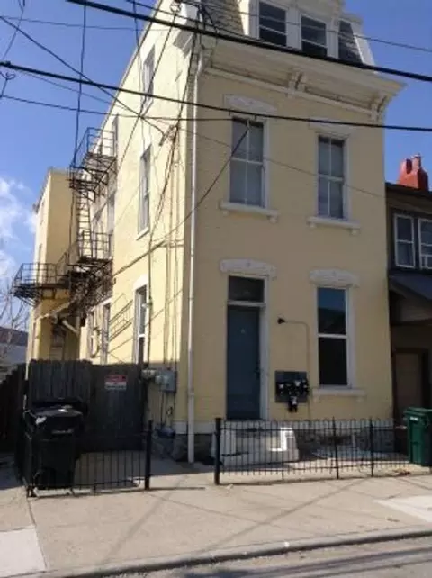 2829 Glendora Ave, Cincinnati, OH 45219 photo 3