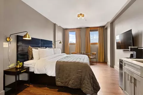 200 E 11th St, New York, NY 10003