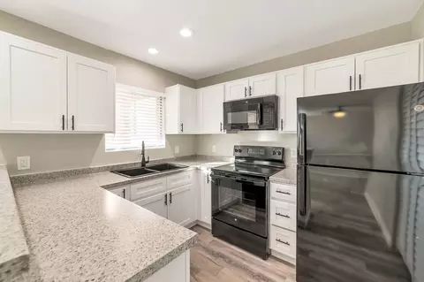 2725 E Beck Ln, Phoenix, AZ 85032
