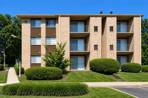 3320 6th St SE #204, Washington, DC 20032