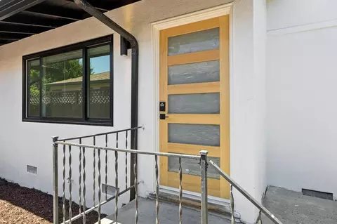 1120 Davis St, Redwood City, CA 94061