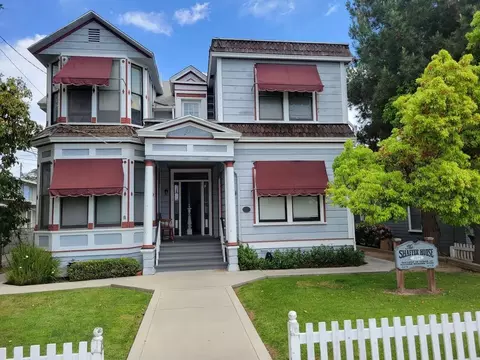 221 N Orange St, Orange, CA 92866