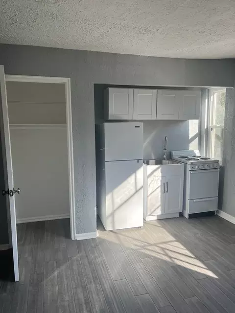 4056 Reading Rd, Cincinnati, OH 45229 photo 3