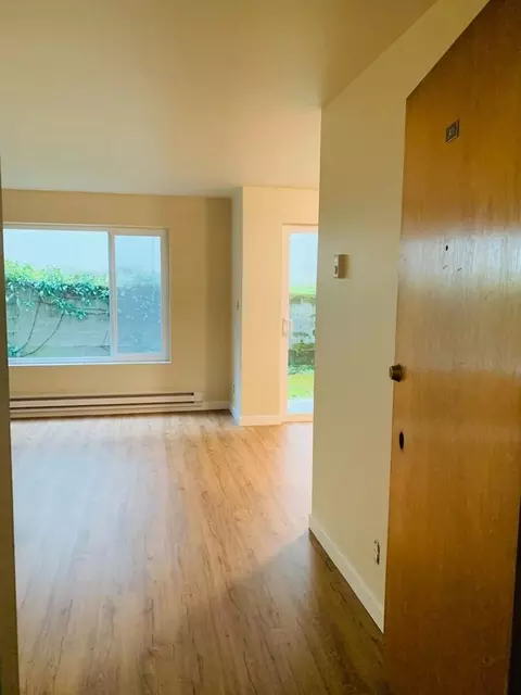 2341 NE 55th St, Seattle, WA 98105