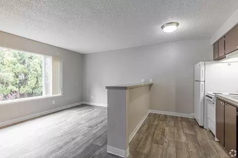 17455 SE Washington Ct, Portland, OR 97233