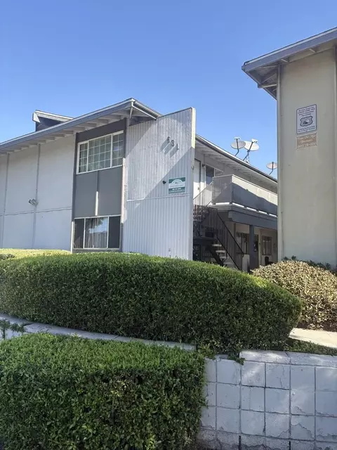 631 W Channel Islands Blvd, Oxnard, CA 93033