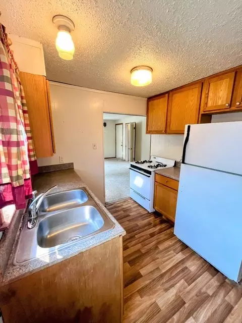 104 Sycamore St, La Porte City, IA 50651