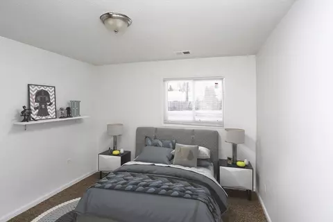 2649 Tremainsville Rd, Toledo, OH 43613 photo 4