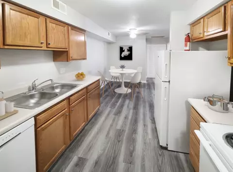 2649 Tremainsville Rd, Toledo, OH 43613 photo 10