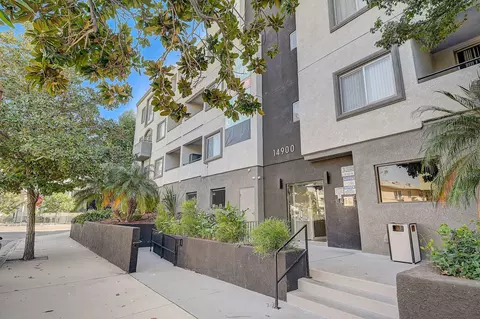 14900 Moorpark St, Los Angeles, CA 91403
