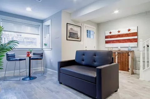 1425 P St NW, Washington, DC 20005 photo 2