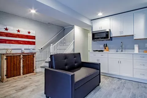 1425 P St NW, Washington, DC 20005 photo 3