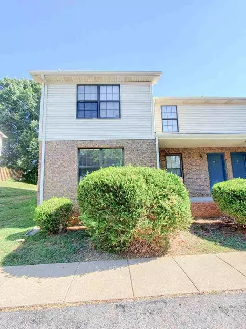 1551 E Knollwood Cir, Clarksville, TN 37043