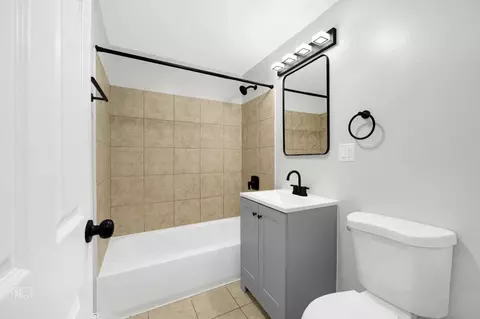 6921 S Cornell Ave, Chicago, IL 60649 photo 3
