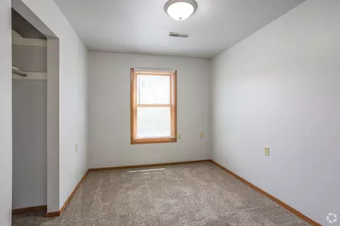 2112 Merner Ave, Cedar Falls, IA 50613