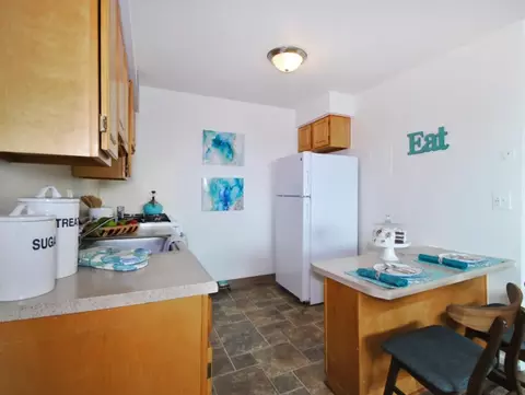 7800 E Jeffeson, Detroit, MI 48214